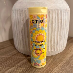 Amika velveteen dream